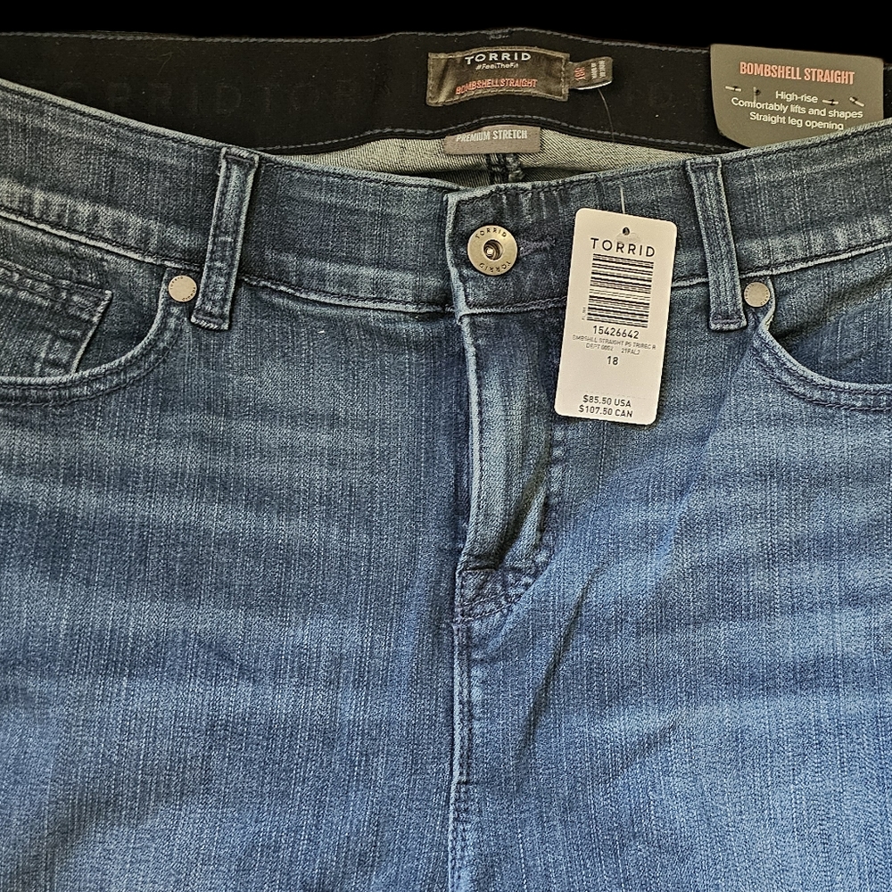 NWT Torrid Bombshell Straight Jeans Size 18
